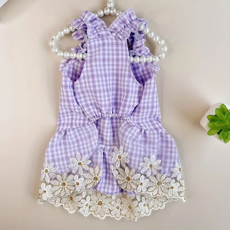 Vestido Elegante – Quadriculado com Flores Bordadas 💜🌸