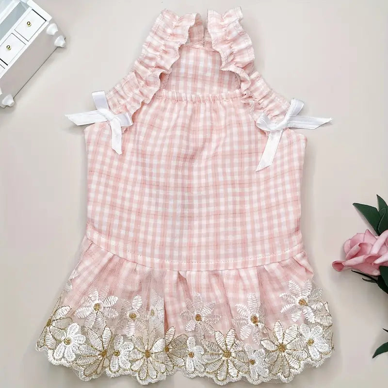 Vestido Elegante – Quadriculado com Flores Bordadas 💜🌸